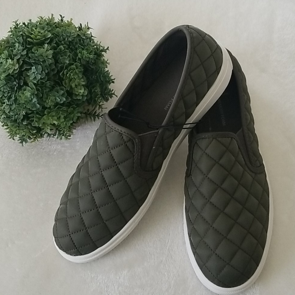 Time and Tru quilted slip on sneaker
